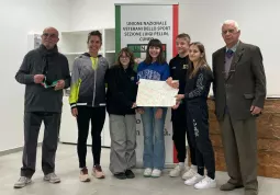 Alice Minetti premiata, con i suoi ragazzi